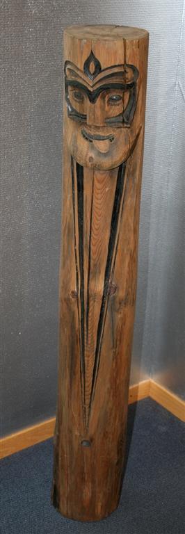 Rundstokk Treskulptur (H 117 cm) kr 5000
